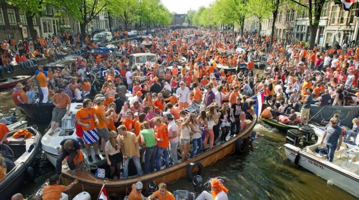 Kings king netherlands holland celebration orange koningsdag festivals europe amazing around wildest travelstart